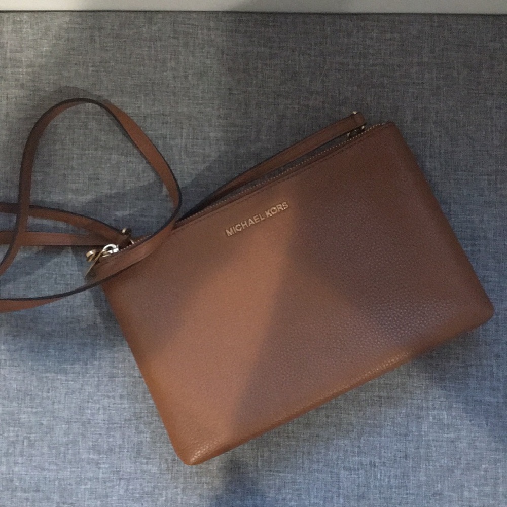 Michael Khors thin brown purse
